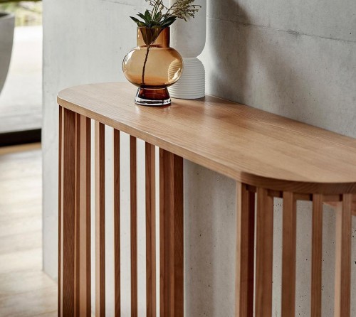 Консоль с закругленными краями овальными