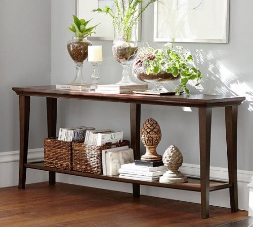 Узкий столик в классическом стиле